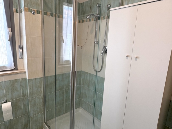 Bagno con dettaglio doccia