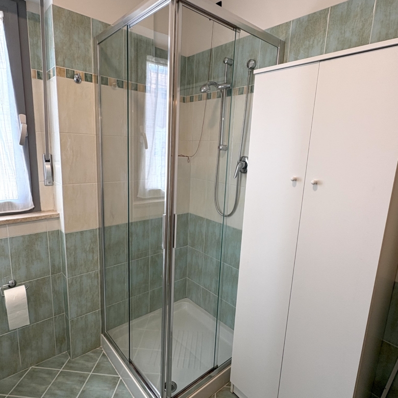 Bagno con dettaglio doccia