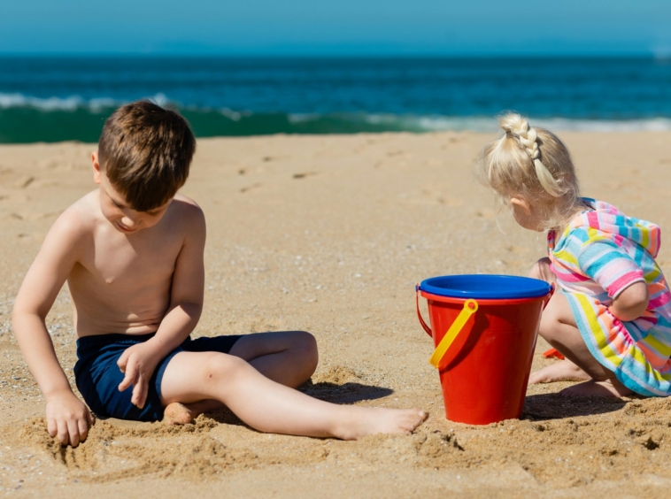 Bambini in spiaggia a Giulianova